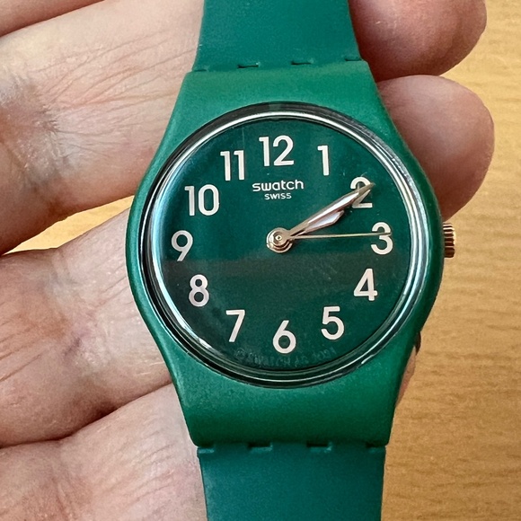 VINTAGE SWATCH SWISS WATCH GREEN COLOR SMALL WRISTWATCH MINT CONDITION VERY RARE